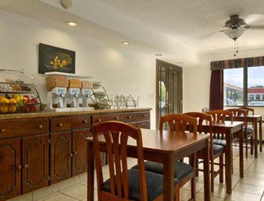Hotel Baymont By Wyndham 2*