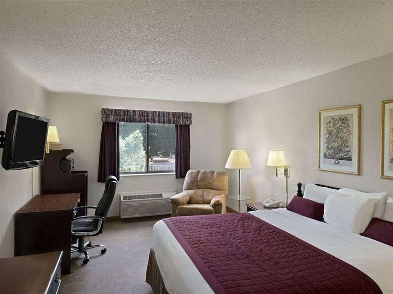 Baymont By Wyndham 2* Whitewater